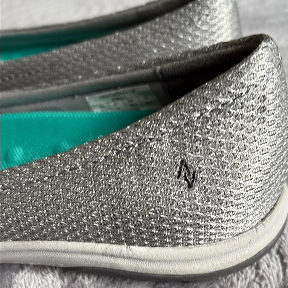 NWOT Eddie Bauer Gray Women's Slip On Walking Shoes.  SZ: 7.5 - Picture 6 of 7